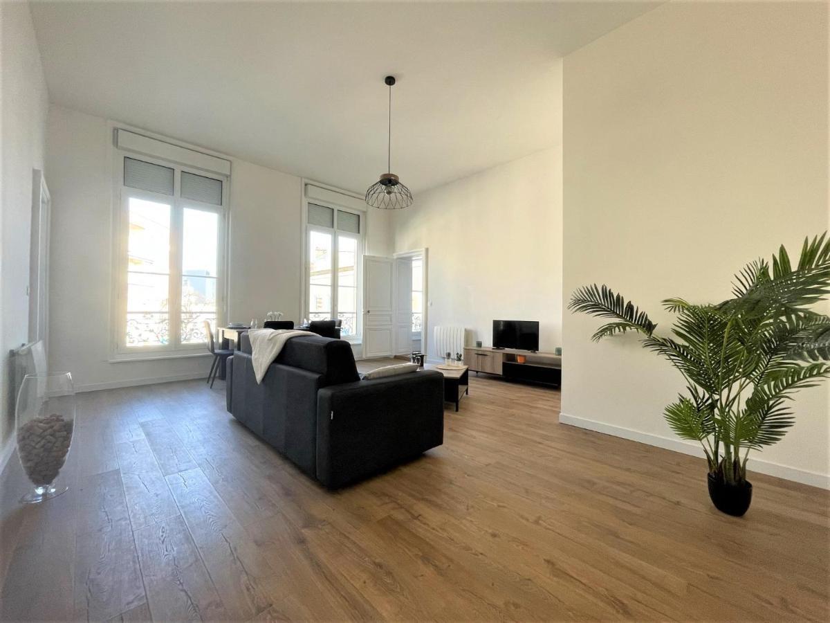 Aux Clefs Des Sacres - Dans Un Hotel Particulier Situe Rue Du Marc - Reims - Hyper Centre Forum Mairie Boulingrin Εξωτερικό φωτογραφία