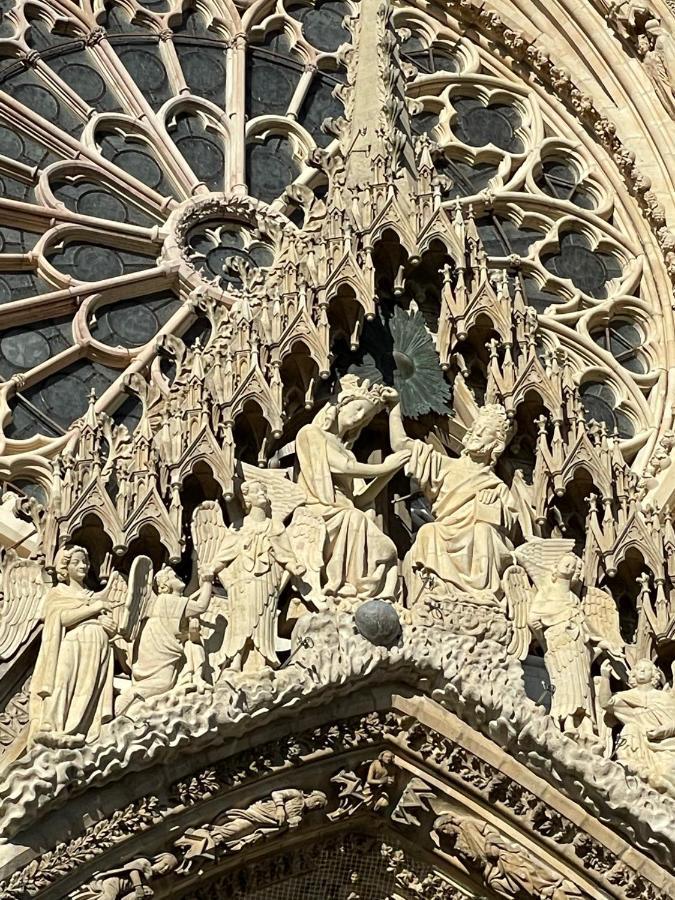 Aux Clefs Des Sacres - Dans Un Hotel Particulier Situe Rue Du Marc - Reims - Hyper Centre Forum Mairie Boulingrin Εξωτερικό φωτογραφία