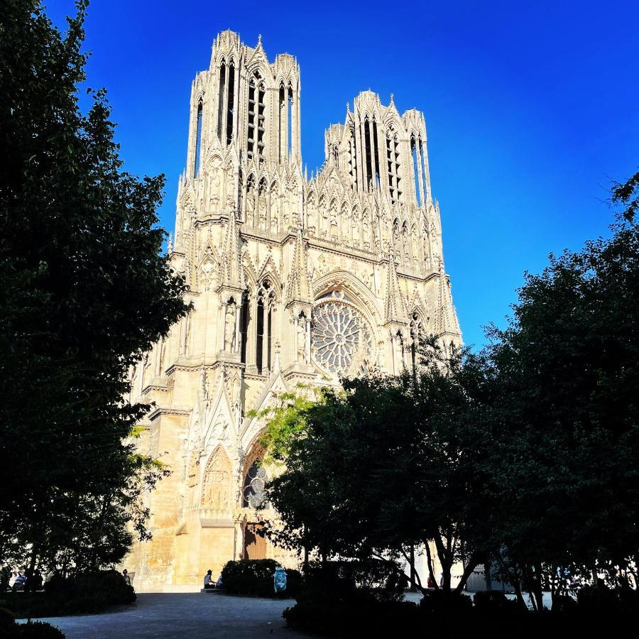 Aux Clefs Des Sacres - Dans Un Hotel Particulier Situe Rue Du Marc - Reims - Hyper Centre Forum Mairie Boulingrin Εξωτερικό φωτογραφία