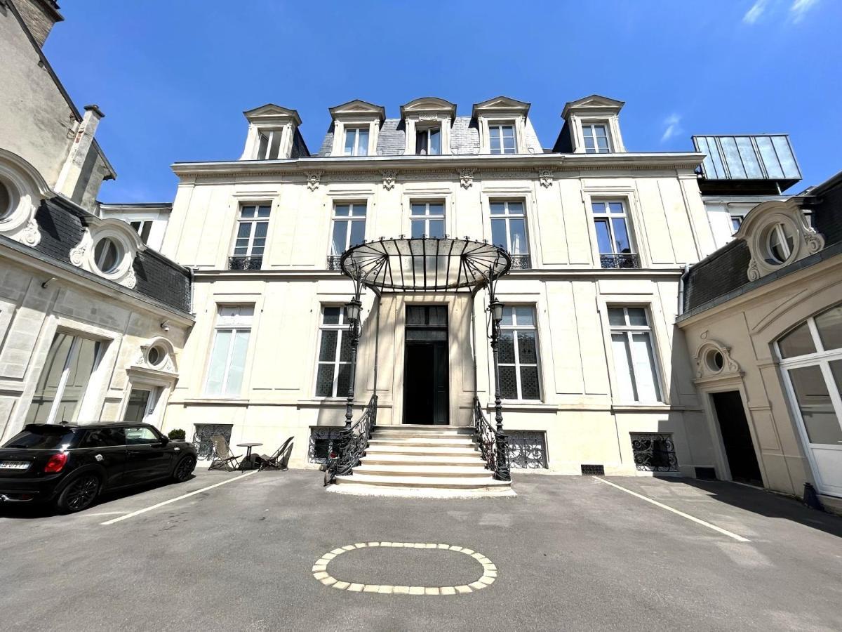 Aux Clefs Des Sacres - Dans Un Hotel Particulier Situe Rue Du Marc - Reims - Hyper Centre Forum Mairie Boulingrin Εξωτερικό φωτογραφία